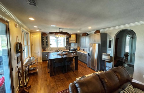 Dundee Apartment | The Carriage House on Moon Lake near Clarksdale MS and Helena AR