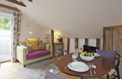 Badingham House | The Carter's Loft - One Bedroom House, Sleeps 2