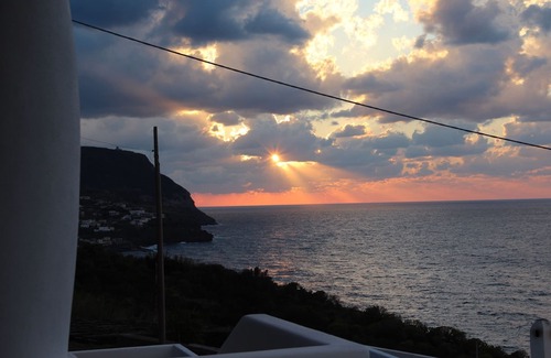 Malfa Villa | The casuzza of RE !
