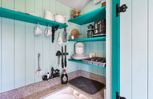 Redruth Ski Chalet | The Cedars