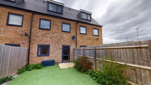 Dartford House | The Central Lodge II