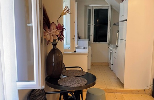 Old Town Apartment | THE CENTRIC Apt. by LOC HOSPITALITY