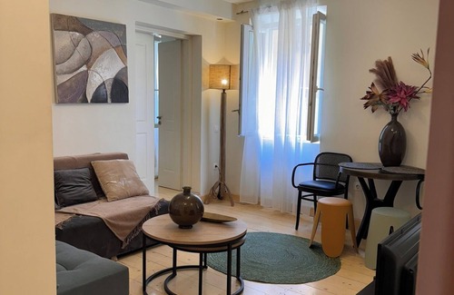 Old Town Apartment | THE CENTRIC Apt. by LOC HOSPITALITY