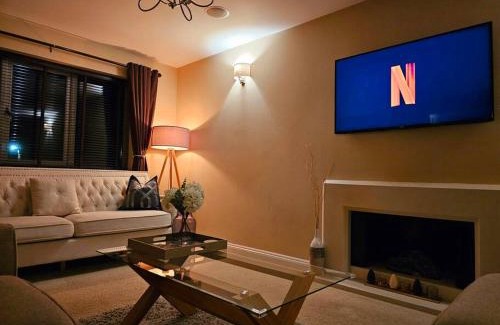 Stanley House | The Chase, Luxury Hot Tub Retreat, Pets Welcomed