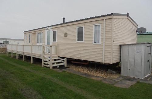 Ingoldmells Apartment | The Chase Topaz Super 4 Berth panel heated Wrap around veranda