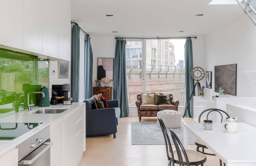 South Bank Apartment | The Cheeky Hideaway - Borough - by Frankie Says