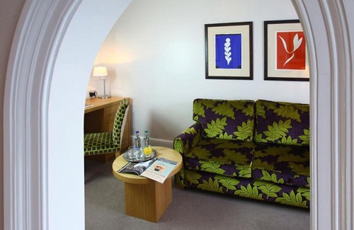 Newbury Hotel | The Chequers Hotel