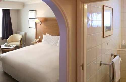 Newbury Hotel | The Chequers Hotel