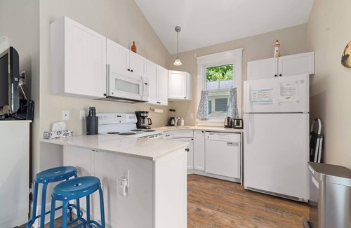 Cherry Valley House | The Chickadee - 21 Farm View