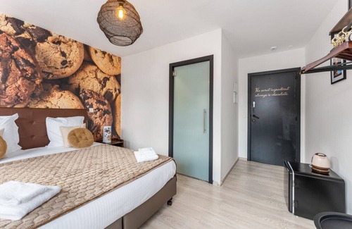 Historical Center Bruges Hotel | The Chocolate Chip Cookie Room by Your Grandma! - Steps from the Belfry