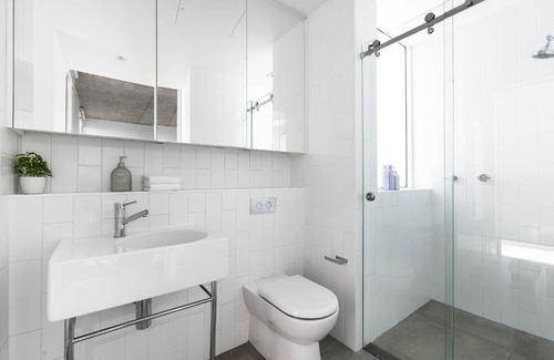 Surry Hills Apartment | The Chromatic Apartments by Urban Rest