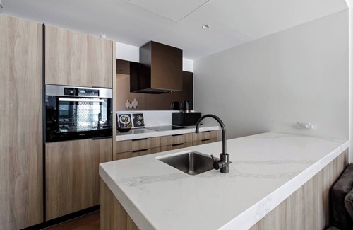 South Yarra Apartment | The Claremont Refined Resort Style Living