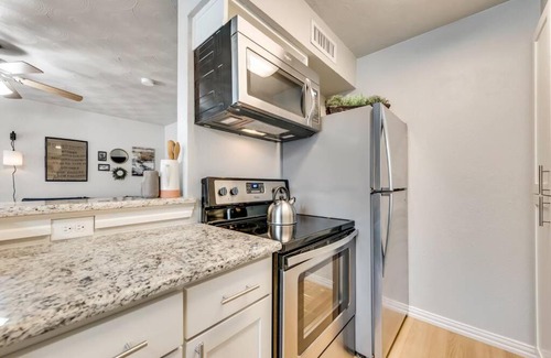 Old East Dallas Apartment | The Classic - Near Knox Henderson