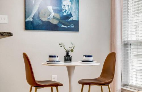 Old East Dallas Apartment | The Classic - Near Knox Henderson