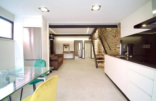 Viveiro House | The Cliffs - Port Celeiro