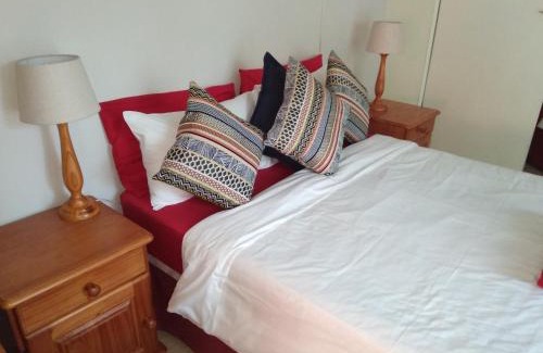 Die Hoewes Bed & Breakfast | The Clifton Room's