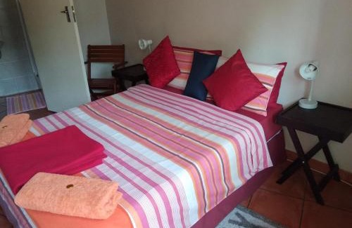 Die Hoewes Bed & Breakfast | The Clifton Room's