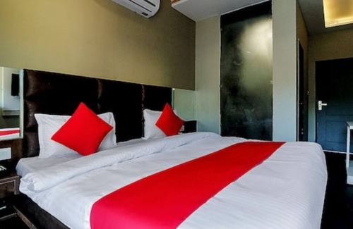 Rishikesh Hotel | The Clock Tower Rooms & Cafe