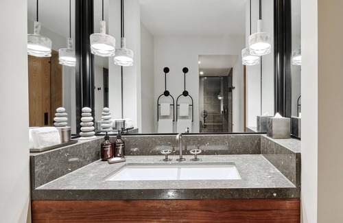 Jackson Hole Hotel | The Cloudveil, Autograph Collection