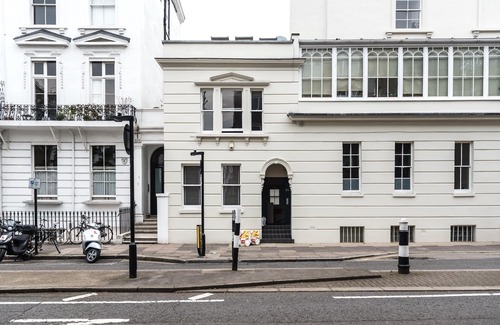 Bayswater House | The Colouring Book TLB-02