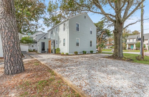 Northeast Virginia Beach House | The Comber Renovated 2023 2bd Luxury House 2 blocks from beach