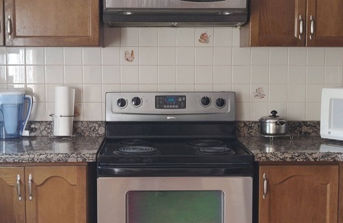 Pickering Bed & Breakfast | The Comfort Stay at City of Pickering Rm B/Free Wi-Fi