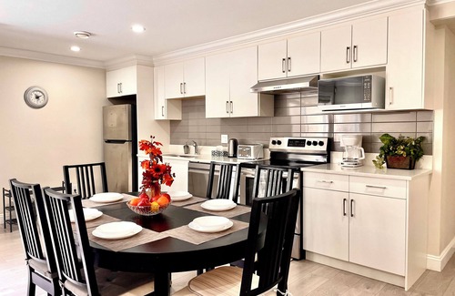 Surrey House | The comfort vault 5beds