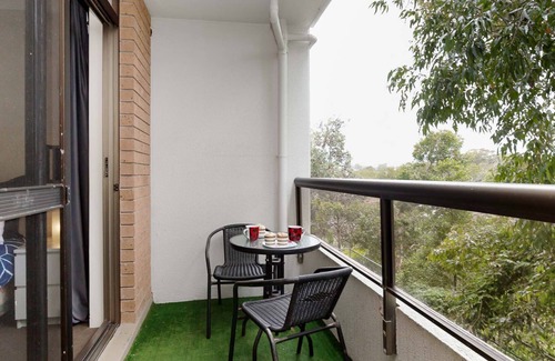 Nelson Bay Apartment | The Commodore 22, 9 Donald St - Wi-Fi, Air Conditioning