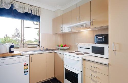Nelson Bay Apartment | The Commodore 22