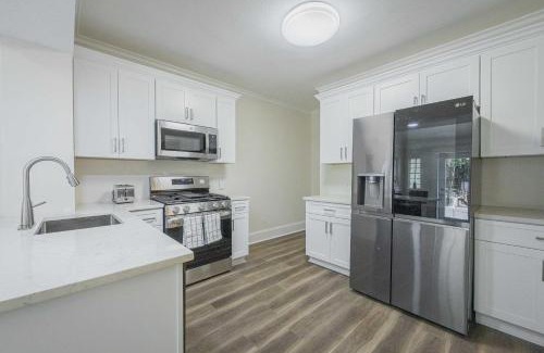 Athens House | The Complex on Bobbin Mills