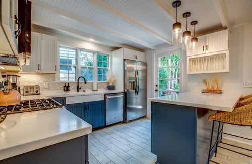 The Meadows House | The Conch Chateau: Stylishly Renovated Conch House in the Heart of Key West, Heated/Chilled Pool!