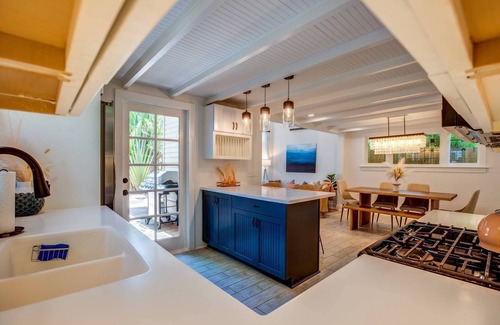 The Meadows House | The Conch Chateau: Stylishly Renovated Conch House in the Heart of Key West, Heated/Chilled Pool!