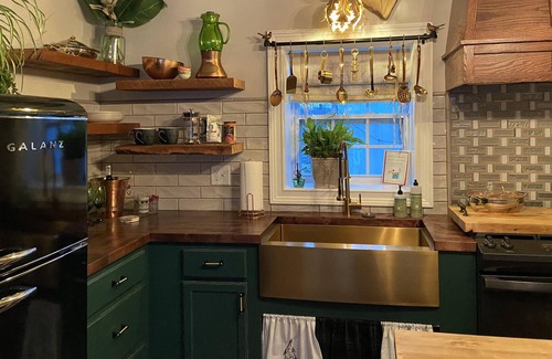 Bristol Cottage | The Coop at Coptimist Cottage