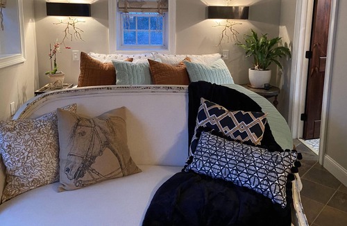 Bristol Cottage | The Coop at Coptimist Cottage