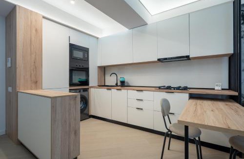 Pipera Apartment | The Cortina One 1BR Apartment for 4