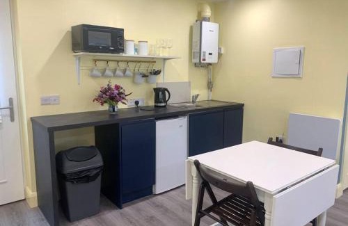 Oranmore Apartment | The Cosy Studio by the shore