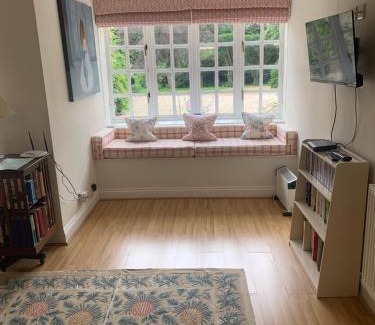 Hankerton Apartment | The Cottage Hankerton Priory