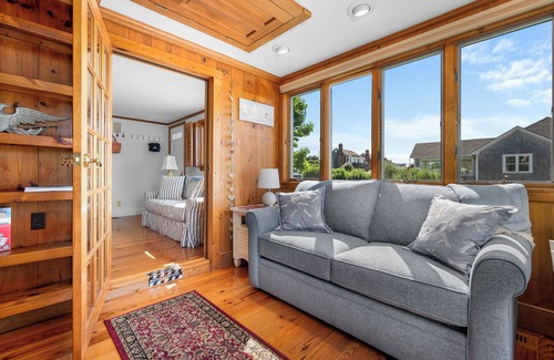 Sandwich Cottage | The Cottage in Town Neck