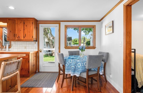 Sandwich Cottage | The Cottage in Town Neck