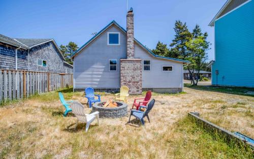 Pacific City House | The Cottage Keeper - Meredith Lodging