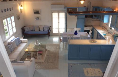 Evreti House | The Cottage with the View