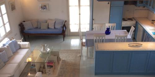 Evreti House | The Cottage with the View