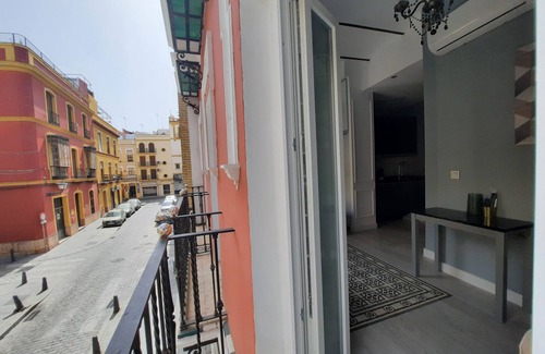 Feria Apartment | THE COUNT'S SUITE