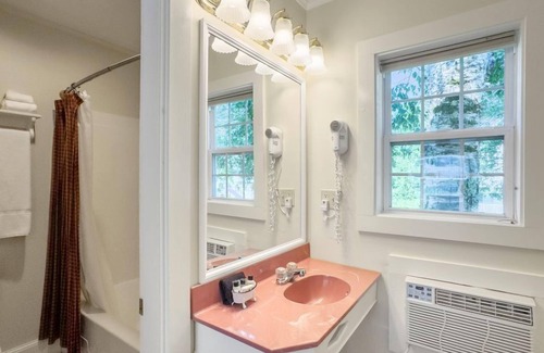 Camden Hotel | The Country Inn at Camden Rockport