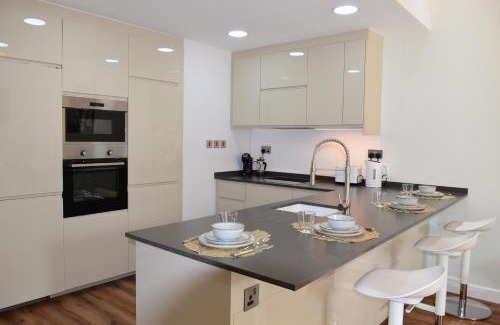 Dubai Marina Apartment | The Courtyard Heaven