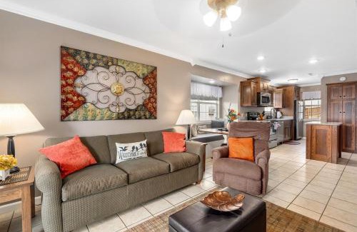 Indian Point Apartment | The Cove 12-4 By SDC, Big Deck, Pool, Hot Tub, By Lake , No Stairs