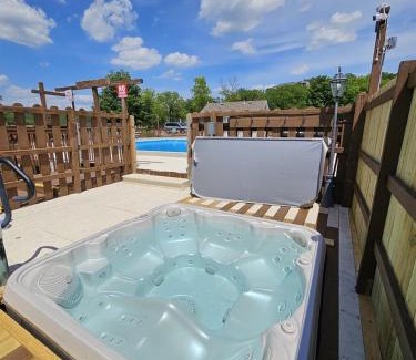 Indian Point Apartment | The Cove 5-5 By SDC, Big Deck, Pool, Hot Tub, Lake View
