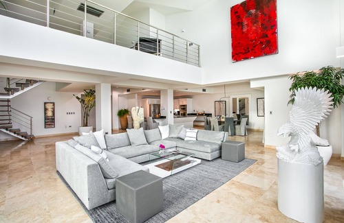 Maho House | The Cove | Beach Front - Located in Exquisite Simpson Bay with House Cleaning Included