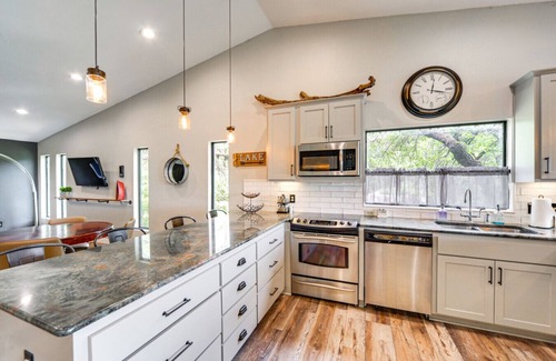 Spicewood Apartment | The Cove Lakehouse in Spicewood