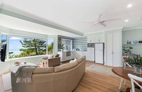 Zilzie House | The Cove - Ocean View Bliss